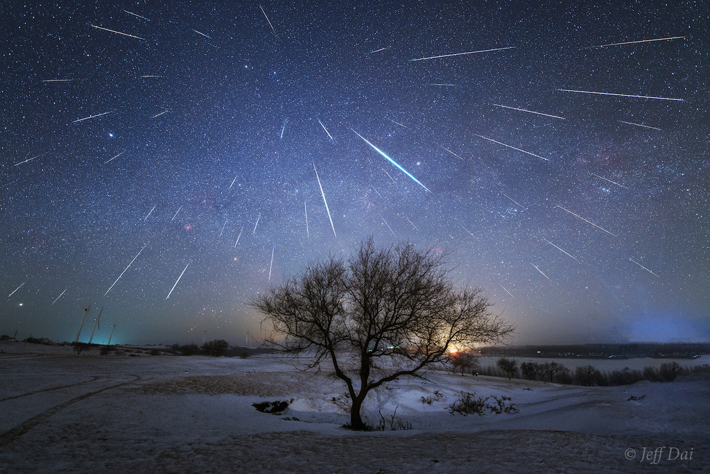 GeminidMeteorShowerOverChina-Dai1024.jpg