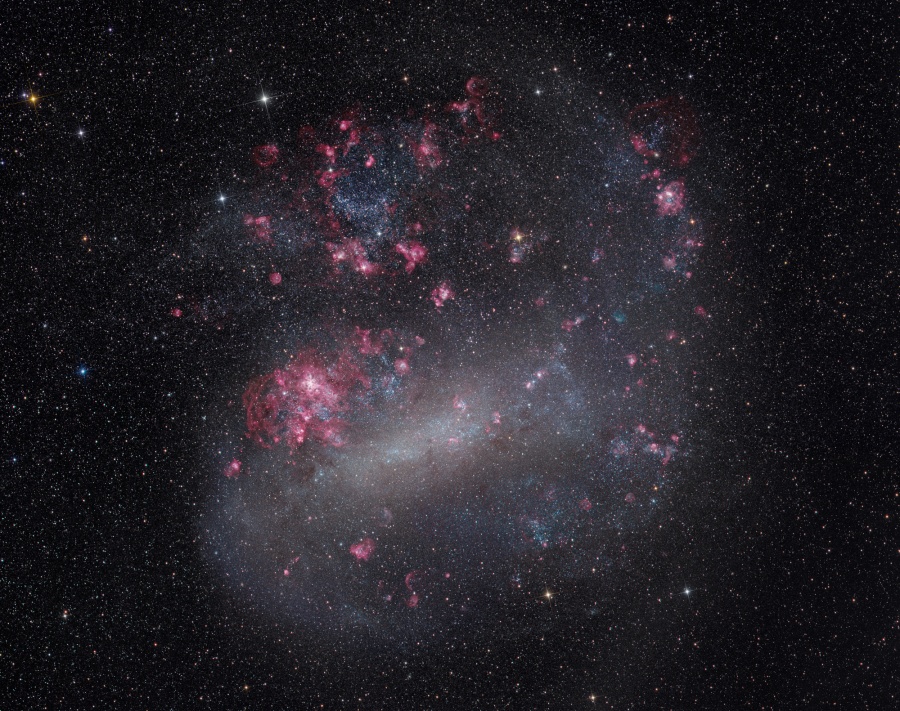 LMC_HaOIIILRGB_lorenzi900c.jpg