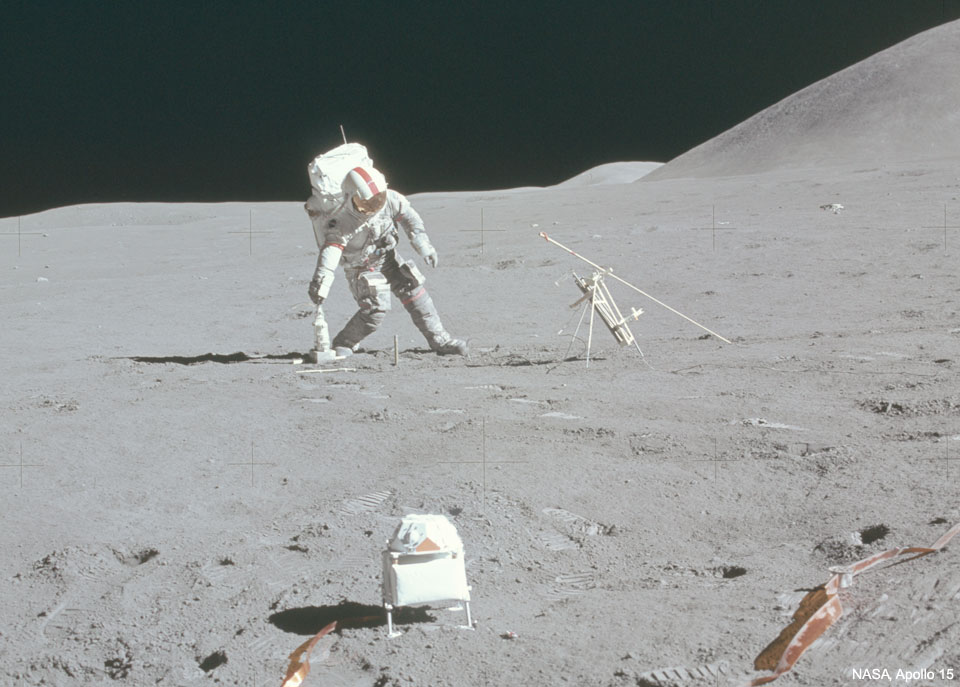 MoonKick_Apollo15_960.jpg