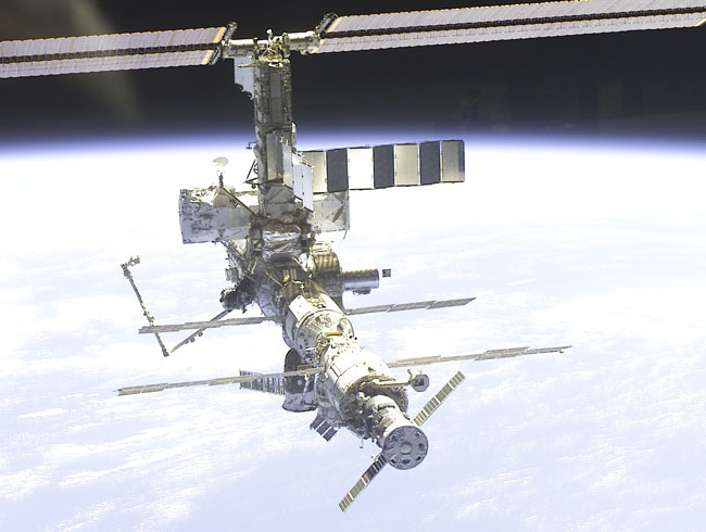 iss3_sts110.jpg