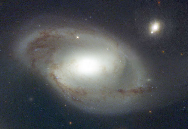 ngc4319_hst.jpg