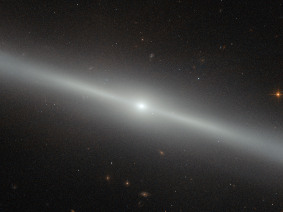ngc4762_hubble_960.jpg
