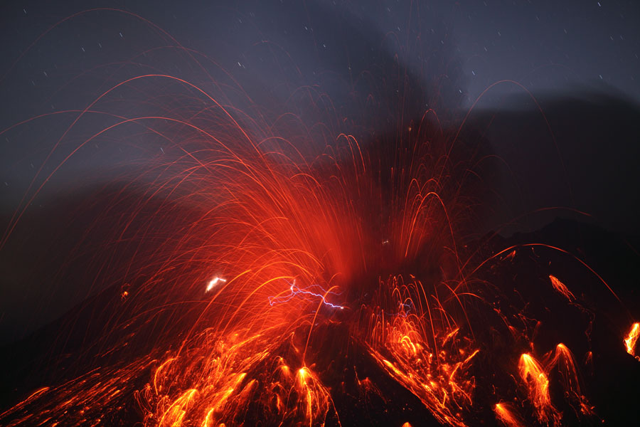 volcanolightning_rietze.jpg